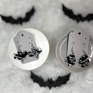 Gothic Halloween Bat Earrings - Dark and Glamorous Accessories for a Hauntingly Stylish Halloween