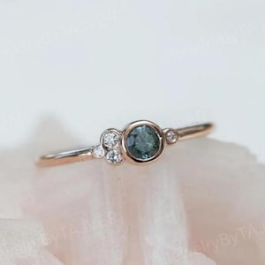 Anillo de zafiro verde azulado delicado, plata de ley 925, diseño minimalista