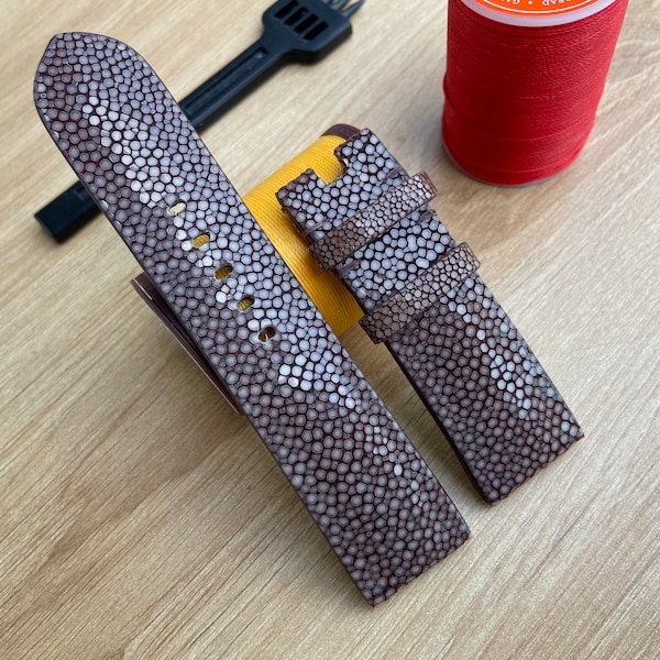 Handgemaakte echte bruine pijlstaartrog horlogeband band, lederen horloge armband, cadeau voor hem. 26mm 24mm 22mm 21mm 20mm 19mm 18mm 16mm 14mm
