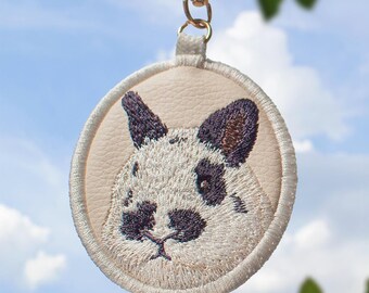 洗練されたバージョン - カスタム刺繍ペットポートレートキーホルダー