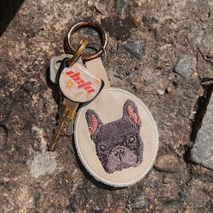 Personalisierter Haustier Portrait Schlüsselanhänger - Hunde- oder Katzen-Denkmal