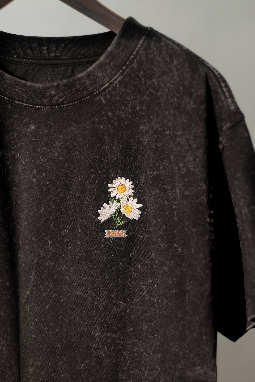 Black button shirt with large embroidery flower ... L/xL