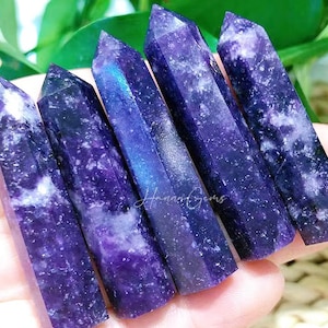 Torre di lepidolite naturale, punto di cristallo di lepidolite, torre di quarzo mica viola, obelisco di cristallo, cristallo curativo, regali di cristallo