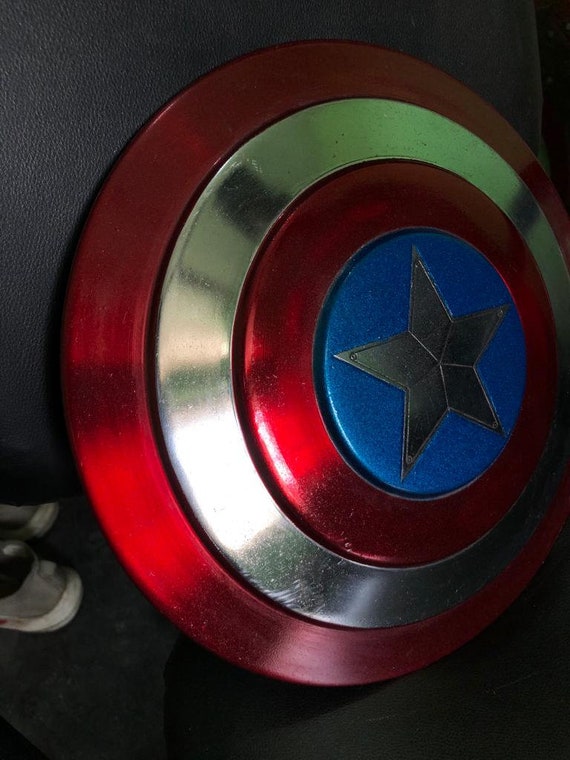 12インチ キャプテン・アメリカのシールド：メタル製アベンジャーズ