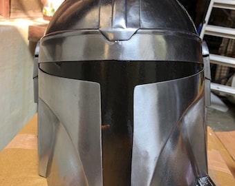 Ręcznie robiony stalowy hełm Mandalorianina, rekwizyt do cosplayu STARWARS