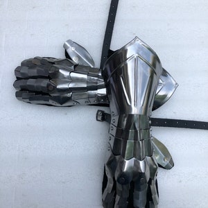 Medieval Steel Knight Gauntlet Armor, Fully Functional Finger Armor, Cosplay Sca LARP Hand Protection Armor By TheMedievalMart