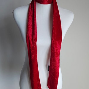 Stylish Bright Red Velvet Scarf Skinny slim neck scarves Long Thin Scarf Unisex Crushed Velvet Retro 1960's velvet scarves imagem 4