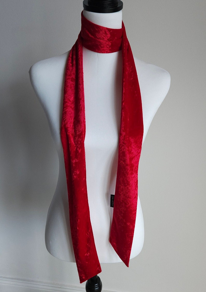 Stylish Bright Red Velvet Scarf Skinny slim neck scarves Long Thin Scarf Unisex Crushed Velvet Retro 1960's velvet scarves imagem 4