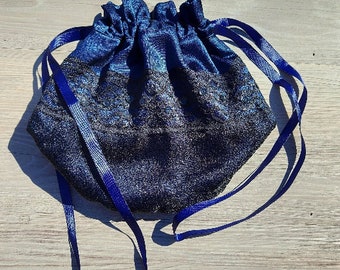 Marineblauw satijn met zwart organza avondtasje met trekkoord