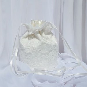 Elfenbein Satin und Spitze Braut Hochzeitstag Tasche Braut Geldbörse Bild 1