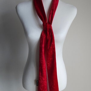 Stylish Bright Red Velvet Scarf Skinny slim neck scarves Long Thin Scarf Unisex Crushed Velvet Retro 1960's velvet scarves imagem 3