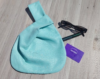 Sac vert sauge en mousseline avec noeud