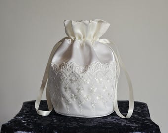 Klassische Ivory Satin Brauttasche mit gestickter Spitze Brauttasche Hochzeitstag Brauttasche Brautjungfern Taschen