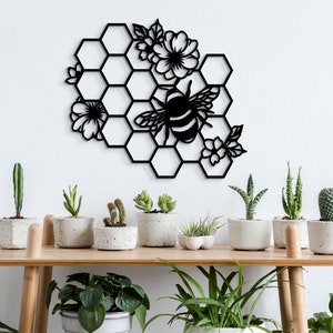 Peryiter 5 Pcs Metal Bee Wall Art Farmhouse Honey Bee Honey Comb Decor Wire  Metal Bee Wall Metal Decor Bee Metal Wall Hanging for Living Room Garden