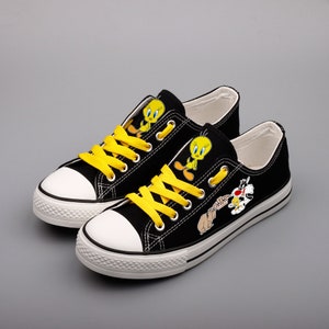Daffy duck converse store