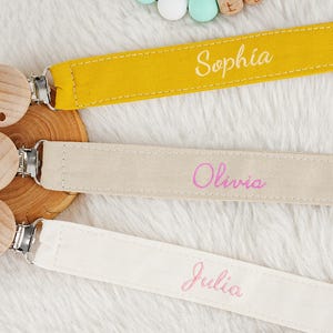 Personalized Pacifier Clip, Custom Pacifier Clip Holder, Embroiered Name Pacifier Holder, Baby Shower Gift, Pacifier Clip with Wooden Clip