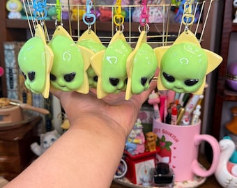 Trinkety little Charms (Large Alien)