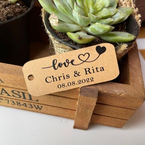 90 pezzi / set Mini bianco personalizzato / carta kraft Etichette per bomboniere Etichette di ringraziamento Nome personalizzato Data / Bomboniere per feste
