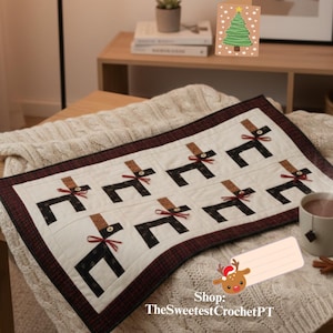 Fast Christmas quilt pattern Tiny reindeer table or wall décor Easy holiday sewing project Festive small quilt design INSTANT DOWLOAD PDF