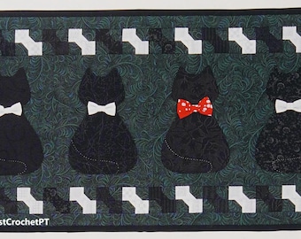 Black cats quilt sewing pattern Halloween Cat lovers quilting patchwork 34.5 x 16.5 inches Home decor DIY Vintage pattern DIGITAL PDF