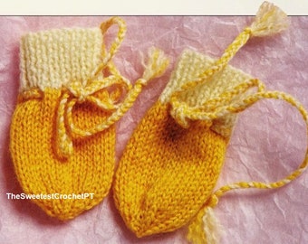 Baby Mittens And Booties knitting pattern Newborn Child gift DIY Sport weight yarn Vintage 90s Instant Download PDF