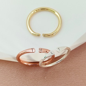 Anillo inicial personalizado, anillo de letra personalizado, anillo ajustable, anillos de pareja, anillo de letra pequeña grabado apilable, anillo de madres, regalo para ella