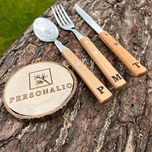 Holzbesteck personalisiert Laser Gravur Holz Besteckset Gabel Löffel Messer Wunschgravur Buchstabe Geschenk Geschenkset Hochzeit Weihnachten Bild 2