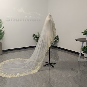Beautiful Cathedral One Layer Lace Draped Veil Retro Wedding Golden Lace Veil Elegant Bride White Ivory Lace Veil