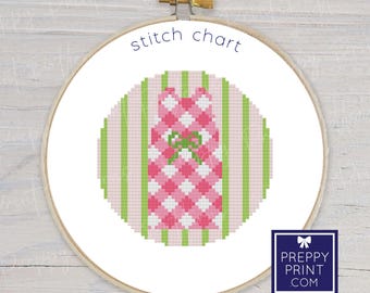 Preppy ronde jurk met gingham-ruit en strik | Borduursteektabel | Kruissteekpatroon | Ornament onderzetter voor taslabel Instant downloadpatroon