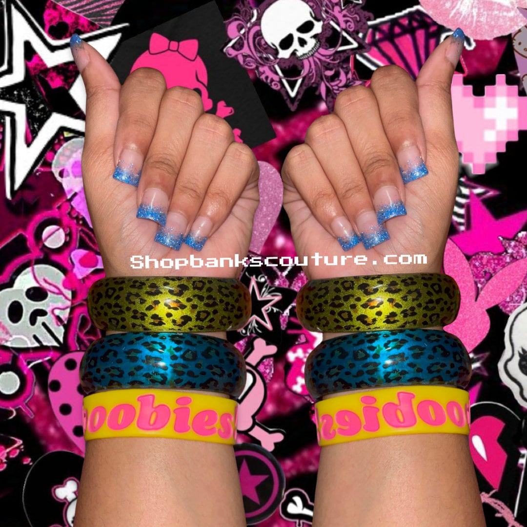 chigo レオパードバングル　Leopard pattern Bangle Amazon.com: PUOSUO Leopard Bangle Bracelets for Women