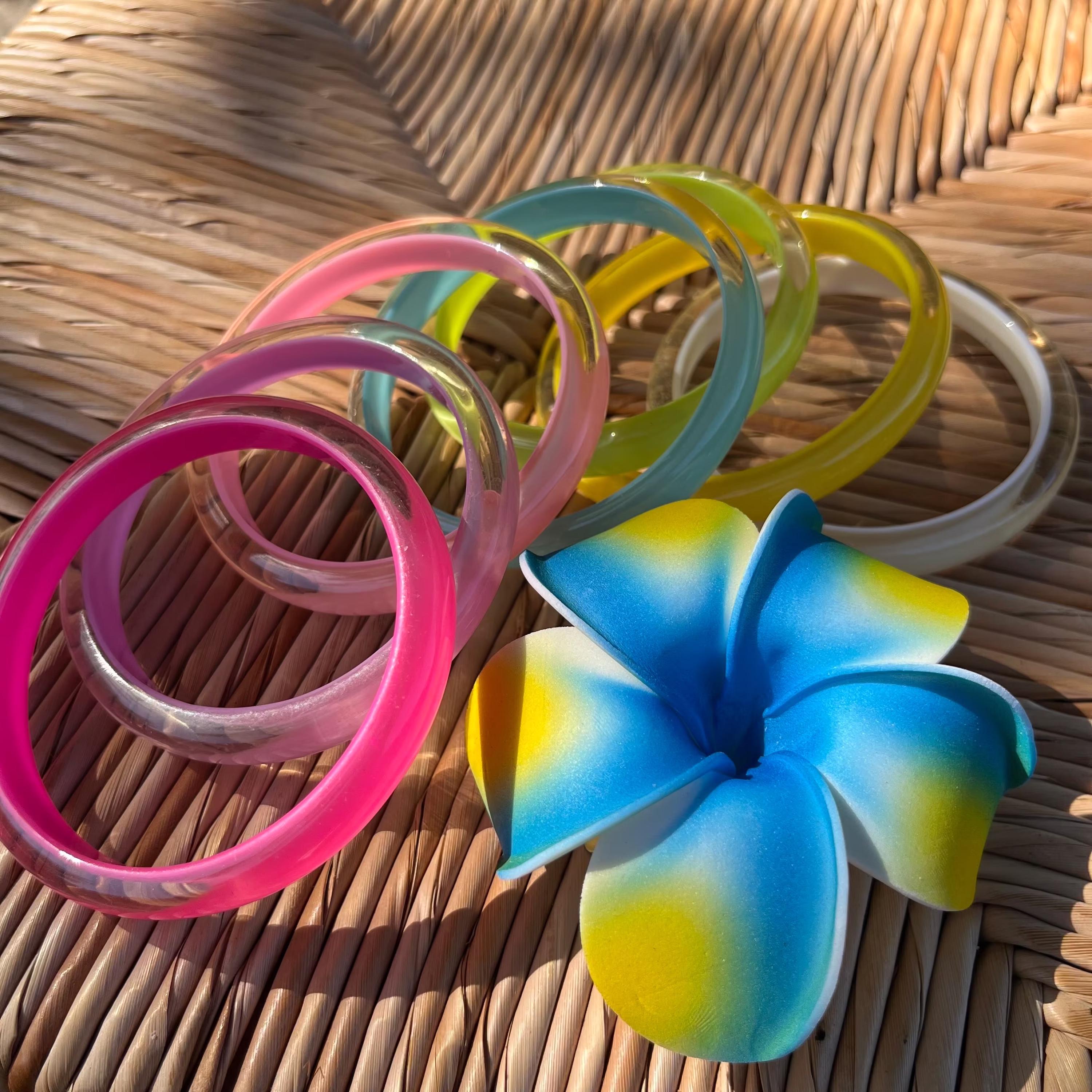 2000s Clear Acrylic Bangle Bracelets | Early 2000s | Vintage Jewelry ...