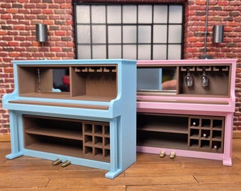 Mueble bar con forma de piano para casa de muñecas a escala 1/12