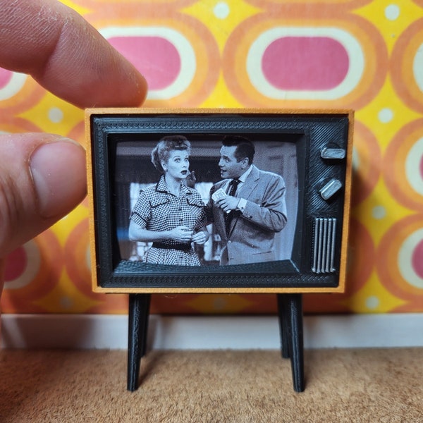 Retro TV for dollshouse in 1:12 scale