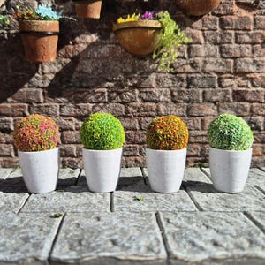 Topiary pot plant for dollshouse 1/12 scale