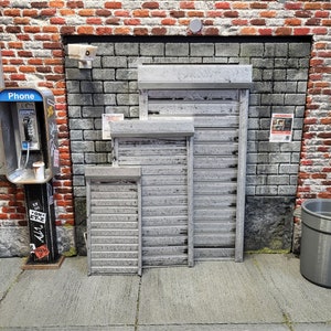 Roller shutter door for diorama - various scales