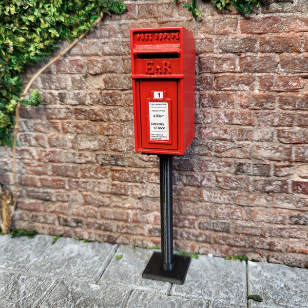 Dollhouse post box EIIR 1/12 scale