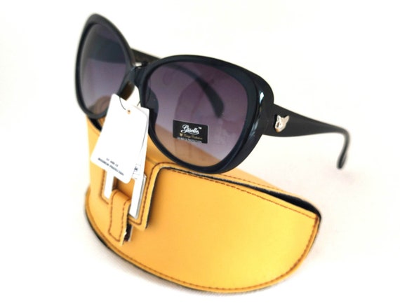 Stylish Black Sunglasses with Yellow Case Black Square Sunglasses with Yellow Lenses - UV400  main image 3