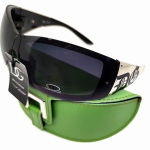 Oversized Black Shield Sunglasses: Designer Fashion, Metal  display picture 1