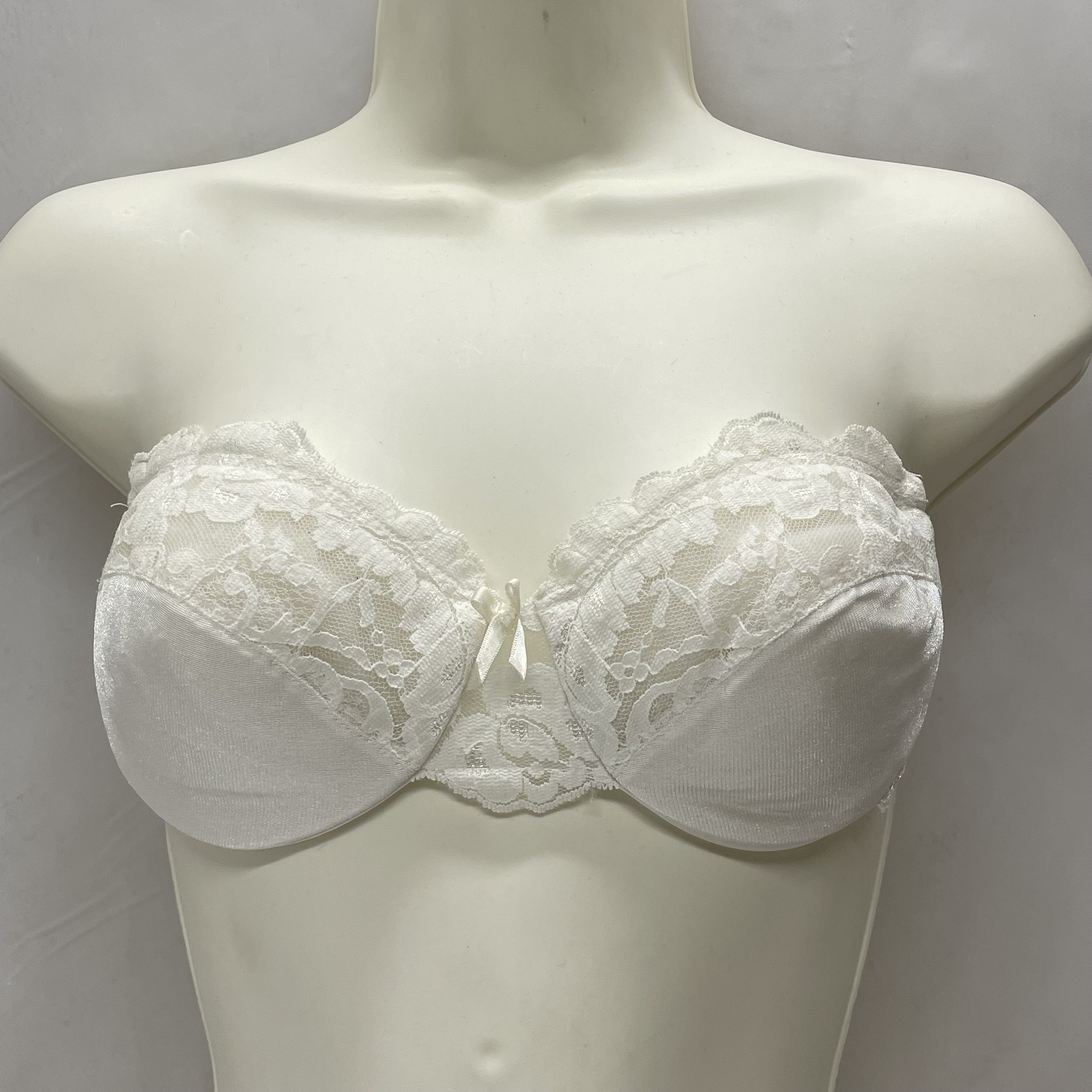 Vintage Vassarette Strapless Bra / Lace / 80s 90s Lingerie / Underwire and  Padded / 34C / Made in USA 