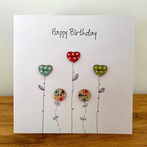 Carte d'anniversaire faite main. Carte boutons fleurs. Dessiné à la main. 6 x 6 pouces, enveloppe blanche