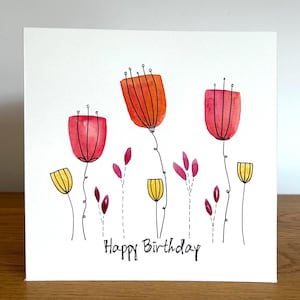 Cartão de aniversário de flor pintado à mão. Cartão de felicitações exclusivo. 6 por 6 polegadas, envelope branco