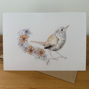 Carte de voeux oiseau A5 vierge. Impression de mon troglodyte mignon et motif floral peint à la main à l'aquarelle. Carte de voeux pour amoureux de la faune