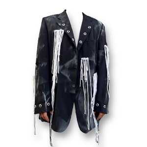 HANGING Upcycled unisex Blazer Custom Blazer Hanging Threads Design Punky Style batiqued/besprüht Bild 7