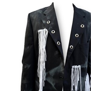 HANGING Upcycled unisex Blazer Custom Blazer Hanging Threads Design Punky Style batiqued/besprüht Bild 3