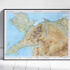 Impression de carte vintage du Nord du Pays de Galles, d'Anglesey et de Snowdonia ~ Topographie de décoration d'art mural affiche