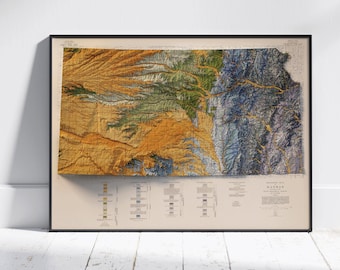 Puede incluir: Un mapa topográfico vintage de Kansas, que muestra el terreno del estado en tonos de marrón, verde y azul. El mapa incluye una leyenda y una barra de escala. "TOPOGRAPHIC MAP KANSAS" está impreso en la esquina inferior derecha.