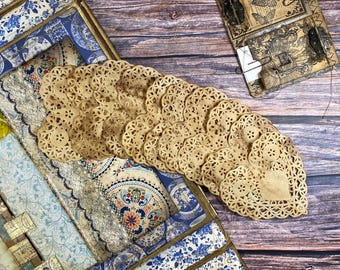 Mini napperons coeurs, papier dentelle teinté café | 10 | napperons de style vintage, fournitures de journal indésirable, éphémères, napperons en dentelle, napperon de journal indésirable