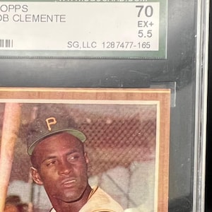 1962 Topps Baseball #10 Bob (Roberto) Clemente SGC 5.5 EX+ Pirates HOF