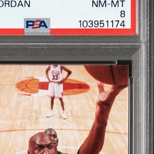 Michael Jordan n.° 22 Chicago Bulls (5 veces MVP/HOF) de Upper Deck de 2006, PSA 8 Nm-Mt