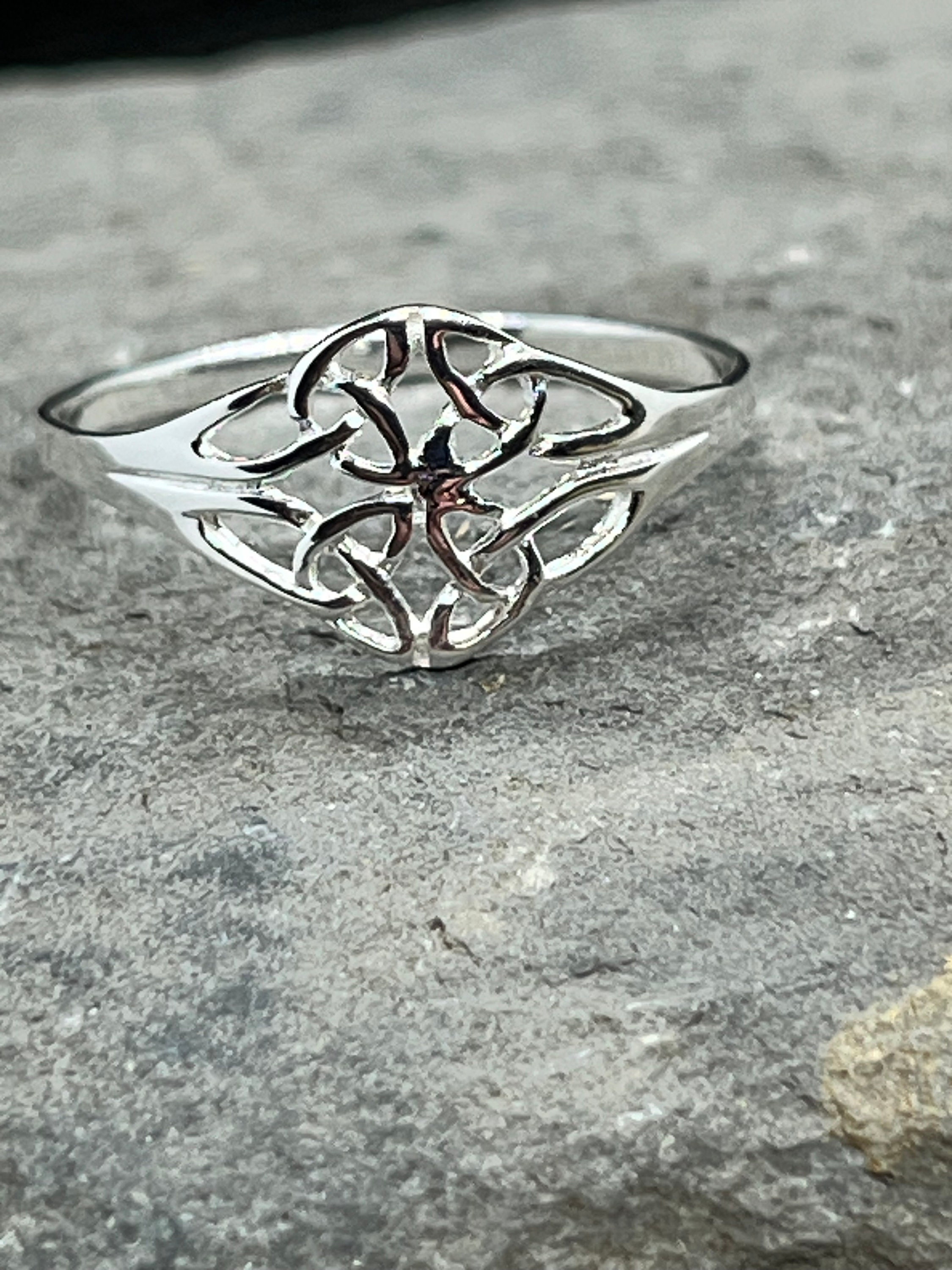 Sterling Silver Celtic Knot Ring - Etsy